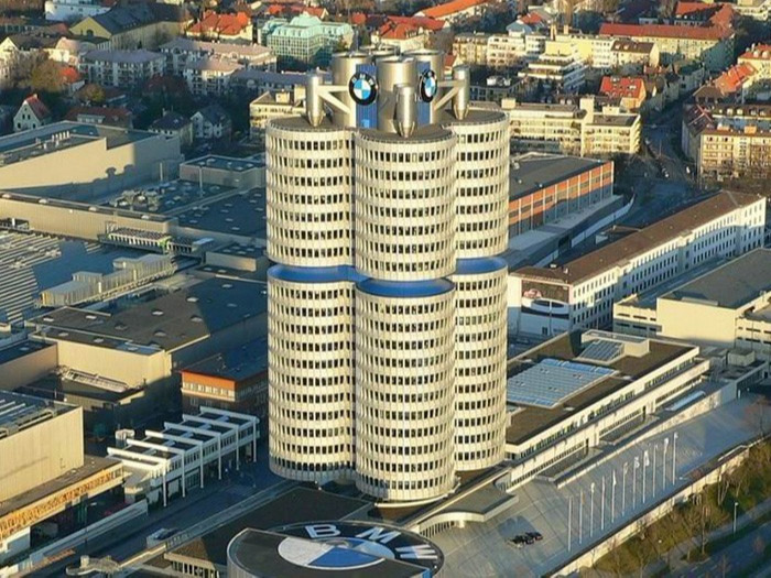 寶馬公司進口不銹鋼花紋板定制加工案例